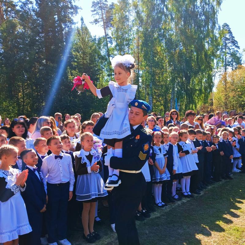 Торжественные линейки в общеобразовательных организациях Никольского района, посвященные началу учебного года